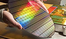 一粒米上刻10亿字，国产闪存用上国产半导体装备